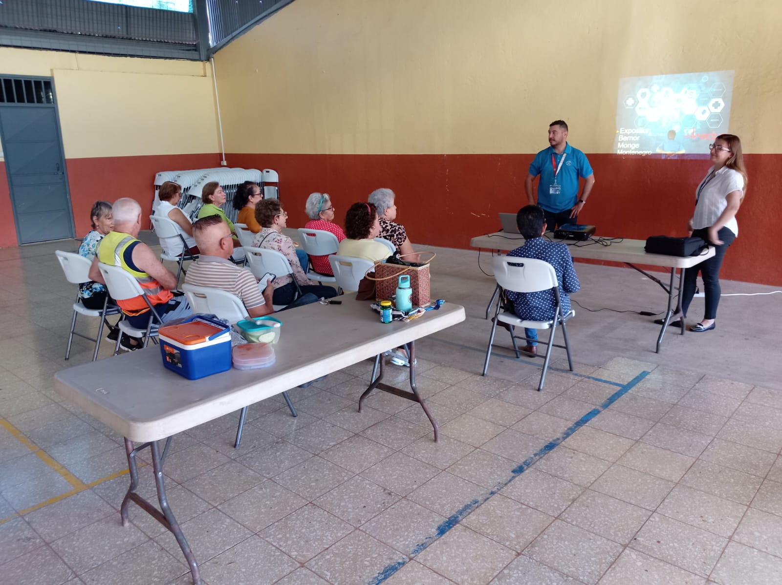 charla sobre el manejo del EDUS en la Municipalidad de Atenas